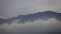 В планините е облачно и мъгливо, не е подходящо за туризъм