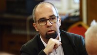 Първан Симеонов: Йотова може да прелегитимира властта, Гюров се бави