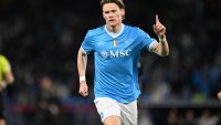 Футболистът Скот Мактоминей ще става баща за първи път
