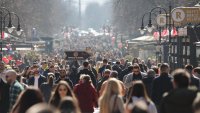Парадокси: Раждаме най-много в ЕС, но се топим най-бързо, работим най-много, но сме бедни