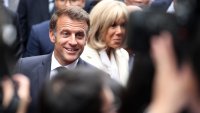 Макрон за съдебното дело срещу американска журналистка: Трябваше да защитя честта на Брижит