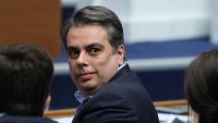 Асен Василев: България обедня, кой се грижи за хората?