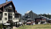 Хората с възможност купуват и летен, и зимен ваканционен имот