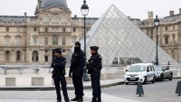 Лувърът премести част от бижутата си във Френската централна банка