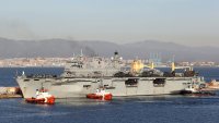 Дали флагманският самолетоносач на Кралския флот вече е остарял?