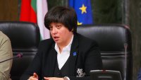 Русинова: Пътищата ни са отвратителни, бунища!