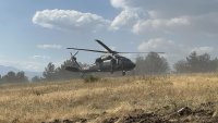 Военнослужещи и хеликоптер се включи в гасенето на пожара в парк “Рила”
