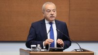 "Манипулирани данни" около бюджета скараха Донев и Теменужка Пекотва