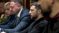 Зеленски трябва да спаси собственото си президентство