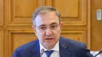 Гуцанов: Обмисляме да намалим срока на одобрение на молбите за работа от чужбина