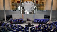 Германските депутати си гласуваха яки глоби за обиди и отсъствия