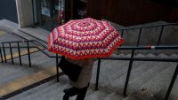 Студено и дъждовно ще е утре, в планините ще вали сняг