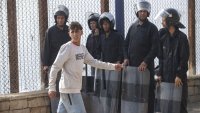Стотици непълнолетни мигранти остават по улиците на Сеута