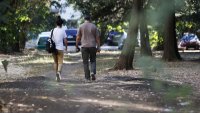 Времето днес: Облачно, на места слаби превалявания