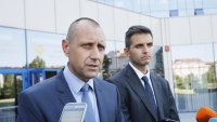 Мъжът, врязал се детска площадка, искал да запали с бензин приятелката си