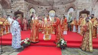За първи път от 600 години: Четирима митрополити отслужиха литургия в Несебър