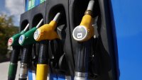 Дизелът във Франция достигна 2,40 евро, бензинът също е над 2 евро