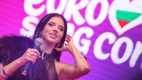 Хиляди посрещнаха Дара, пеят Bangaranga в сърцето на столицата СНИМКИ