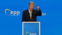 Порошенко: Зеленски се стреми да премахне конкурентите си и да управлява Украйна с желязна ръка