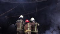 Пожар избухна на товарни кораби в иранско пристанище 