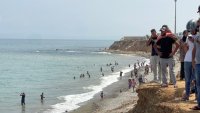 Мигрант загина при опит да се приземи с парапланер в Сеута (ВИДЕО)