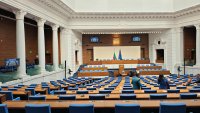 Минималната заплата и промените в Кодекса на труда са първа точка в парламента