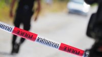 Три трупа след ужас в Бургаско: Мъж простреля майка си, сестра си и леля си, подпали къщата