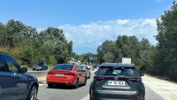 Нова драма в Кресненското дефиле: Срути се скална маса и затрудни движението