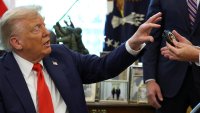 Противоречието на Тръмп за Русия и различава ли се от Байдън?