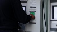 Как ще теглим пари от банкомата след приема на еврото? БНБ отговаря