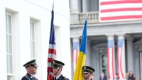 Мир преди зимата? Вашингтон подготвя нови предложения за Украйна