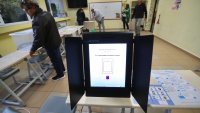 Незаконна предизборна агитация на рекламен екран в Габрово