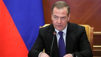 Дмитрий Медведев обяви ЕС за пряка заплаха и враг на Русия