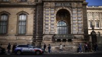  Парижки прокурор: Обирът на Лувъра е извършен от дребни престъпници