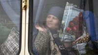 Украинци: Не ни съдете, че вземаме руски паспорти - искаме да оцелеем