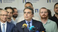 Асен Василев: Когато съм градил екипи и аз съм се обаждал на приятели за определени хора