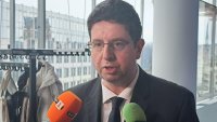 Чобанов: Правителството се поддава на натиска
