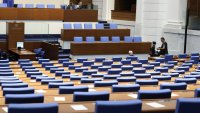Едва 61 депутати се регистрираха в НС, кворум няма