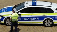 Глобяват със 150 евро бащата на 15-годишния шофьор, возил родителите си