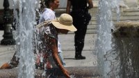 Гореща вълна с градуси до 44 удря Гърция
