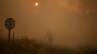 Пожарникар загина по време на борба с огъня в Испания