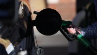 В Гърция разбиха схема за разреждане на бензин с българска връзка