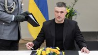 Италия поиска отстранения в Украйна Федеров за съветник 