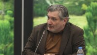 Ганев: Малко обсесираме с мисълта, че дерат населението