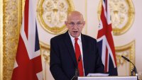 Британският министър на отбраната подаде оставка заради бюджета