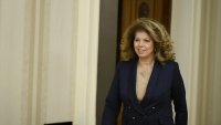 Илияна Йотова влиза в историята като първата жена президент