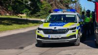 15-годишен зад волана се удари в стълб, пострадаха две 14-годишни и две 12-годишни 