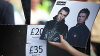 След завръщането си Oasis отново са на първо място в класациите за албуми на Острова