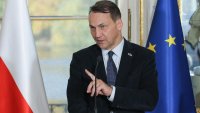 Захарова нарече полския външен министър Осама бин Сикорски