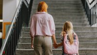 Не само децата се притесняват: 7 съвета за спокойна учебна година за мама